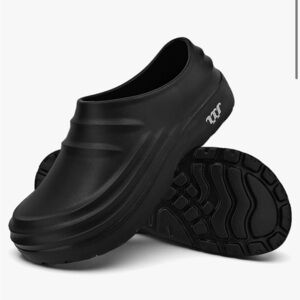 NWT, Sootheez Armadillo Chef Shoes, Black, Green Insoles Unisex